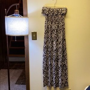 Strapless patterned maxi dress